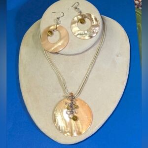 3 Stand Shell Necklace with Pendent/Pair of Matching Earrings Silver Tone